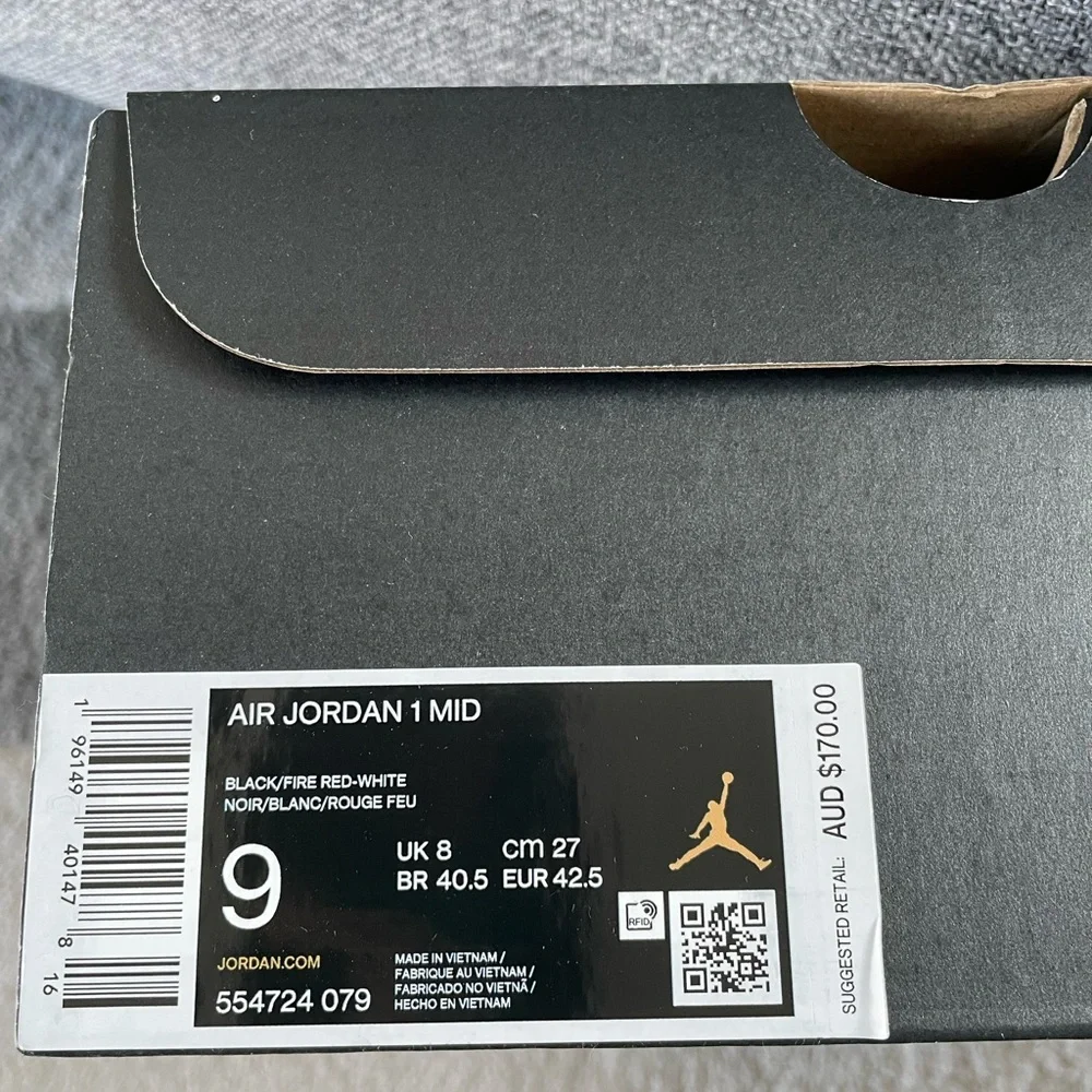 Men’s Nike Air Jordan 1 Mid White Black Red Size 9US - Picture 8 of 8